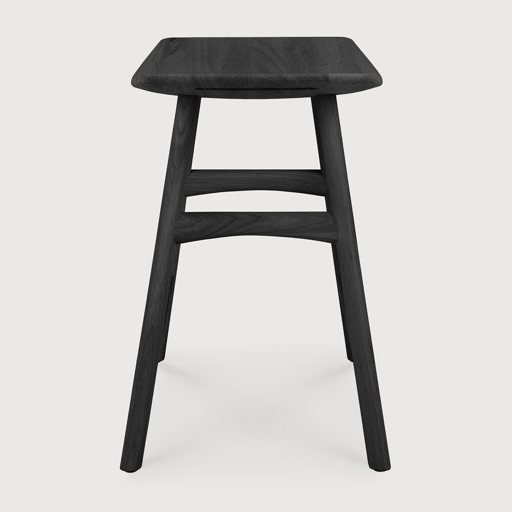 Tabouret sans dossier en bois de chêne scandinave avec finition vernie pour salle à manger