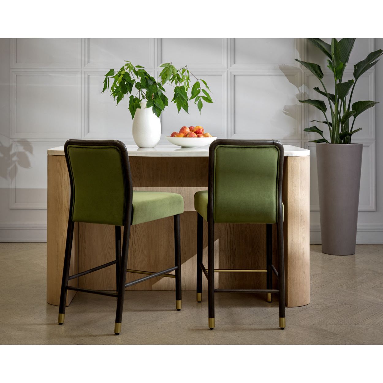 Tabouret de comptoir contemporain en tissu et cuir avec coussin pour salle à manger