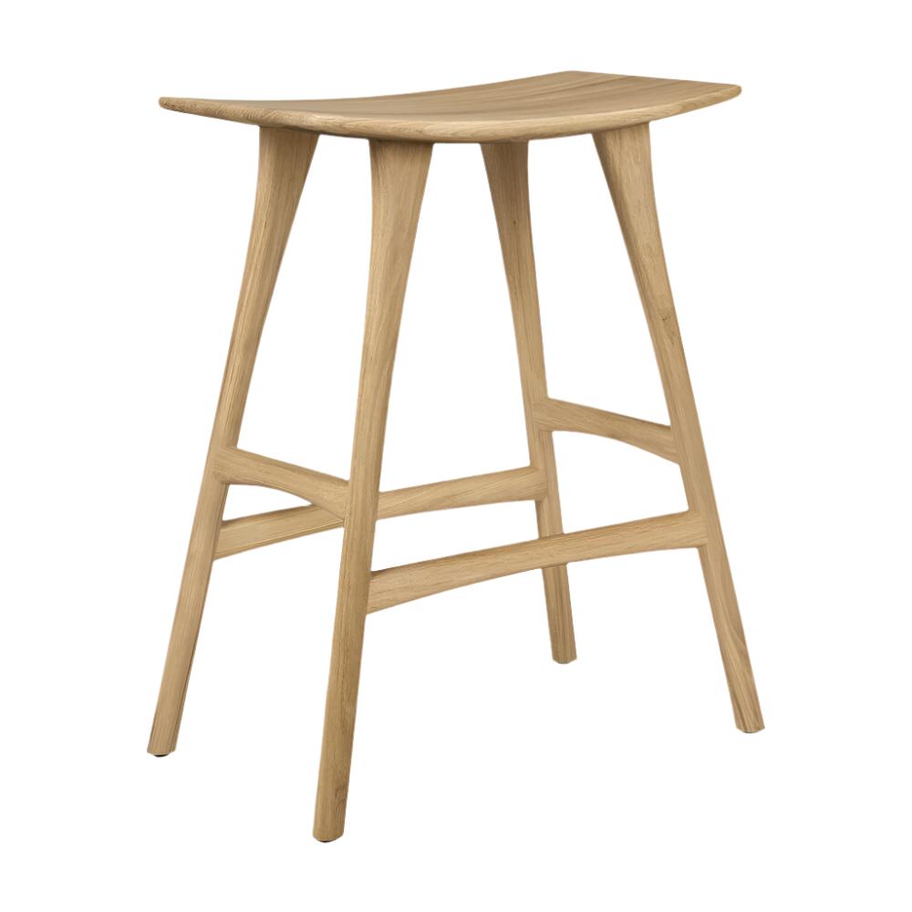 Tabouret sans dossier en bois de chêne scandinave avec finition vernie pour salle à manger