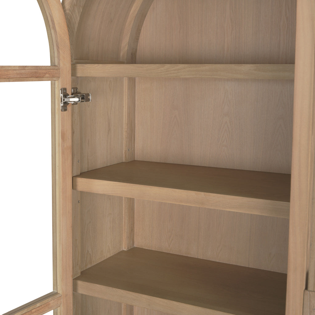 Meuble vitrine arqué en bois naturel et verre avec étagère de présentation pour le salon