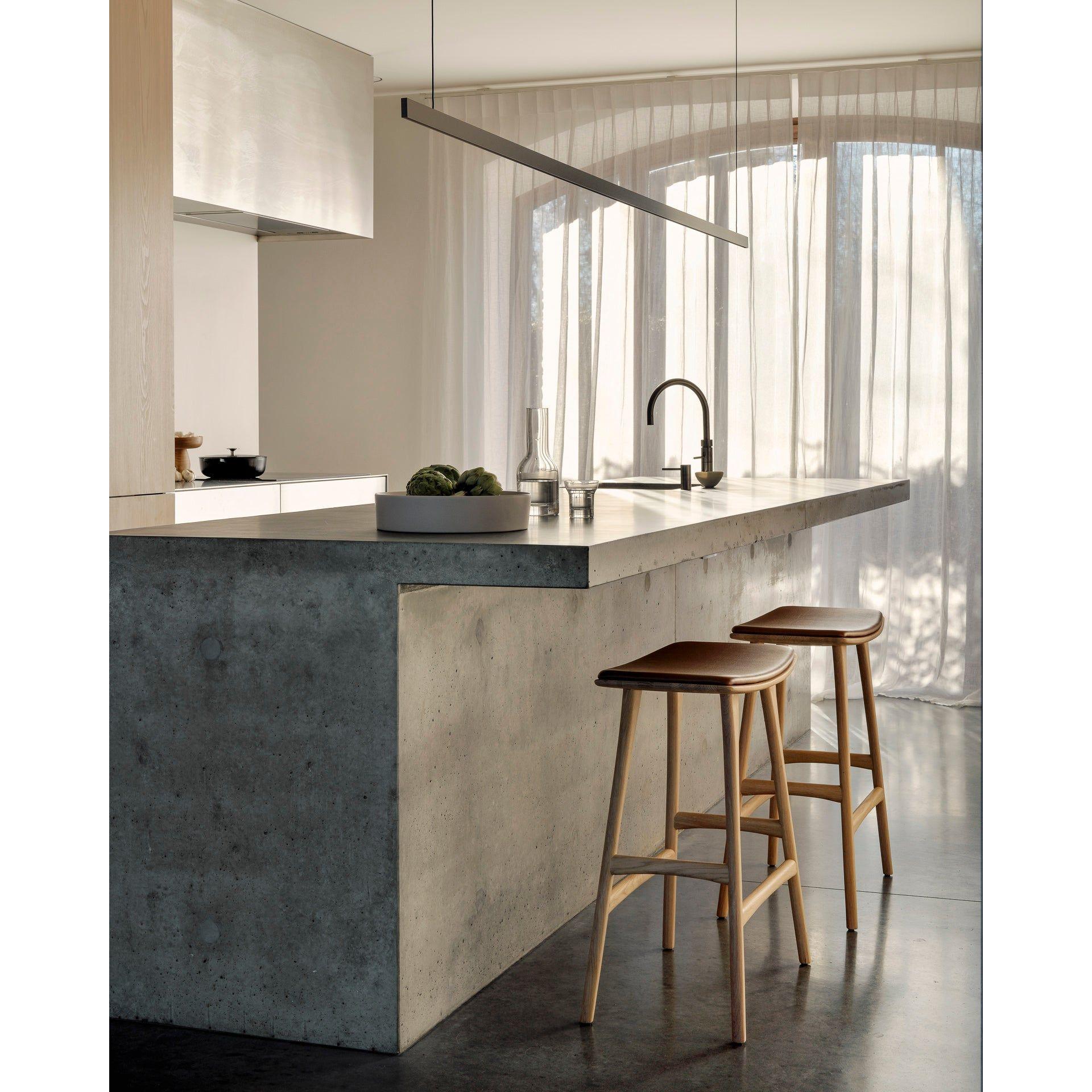 Tabouret de salle à manger en chêne et cuir scandinave avec assise coussinée